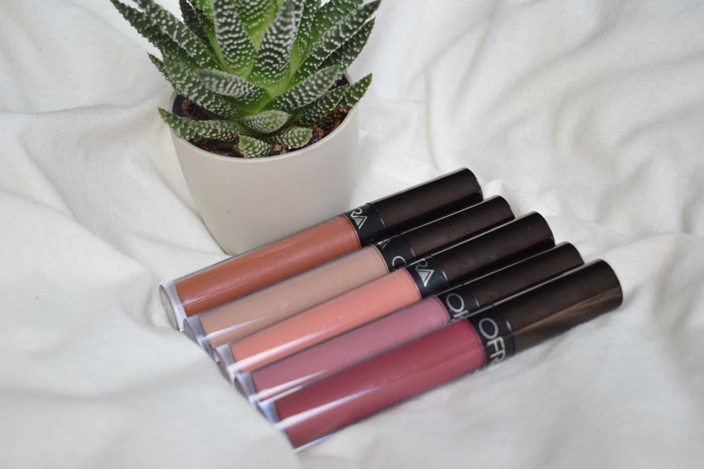 Ofra-long-lasting-liquid-lipstick-review-and-swatches (4).jpg